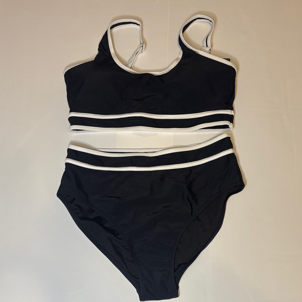 Women's Black and White Swim Set - Picture 4 of 6